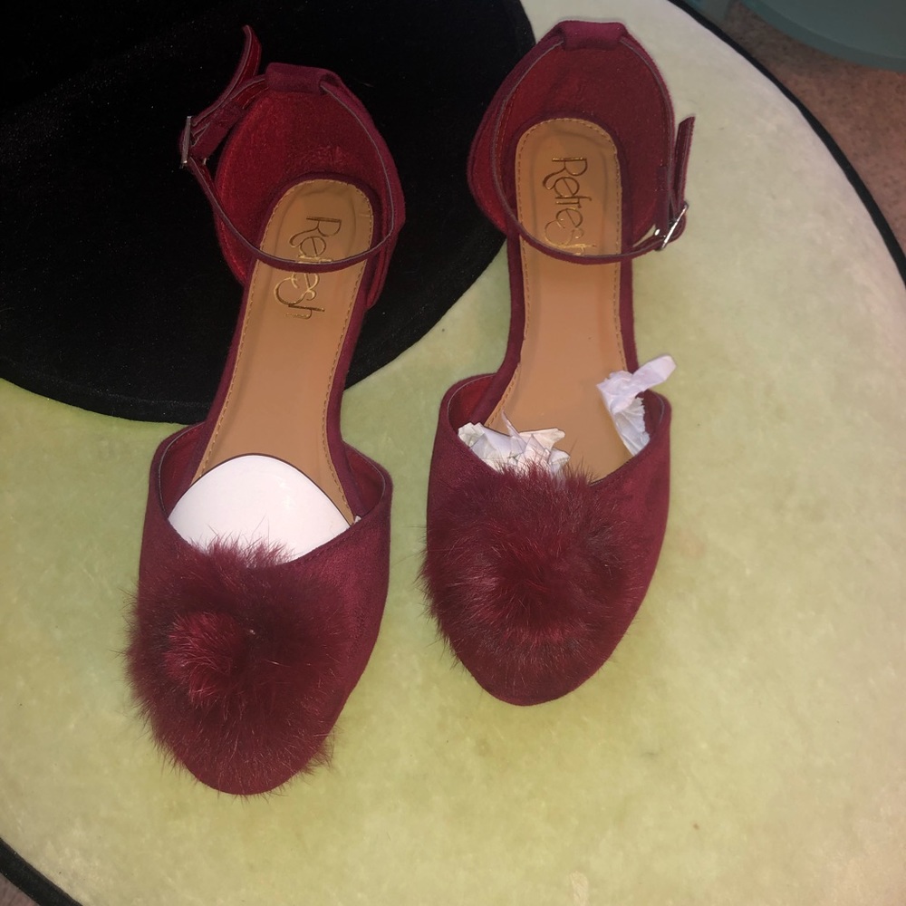 NWT Refresh maroon flats
